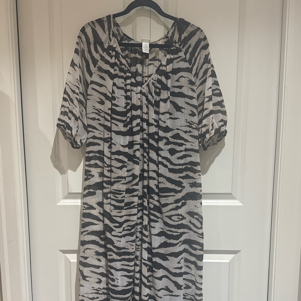 H&M Zebra Patterned Dress in Black and Cream